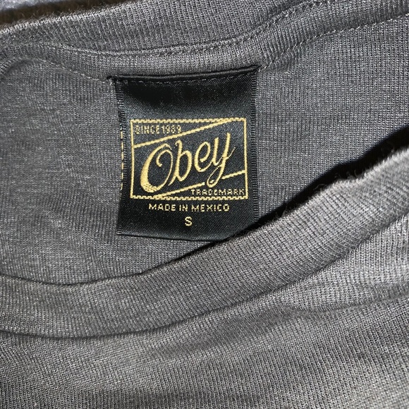 Obey T-Shirt - Picture 3 of 3